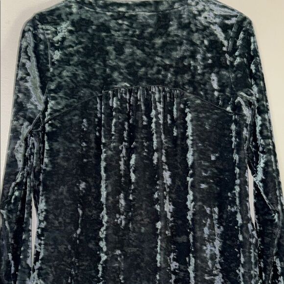 J.Jill Emerald Green Long Sleeve Velvet Blouse - Picture 10 of 10
